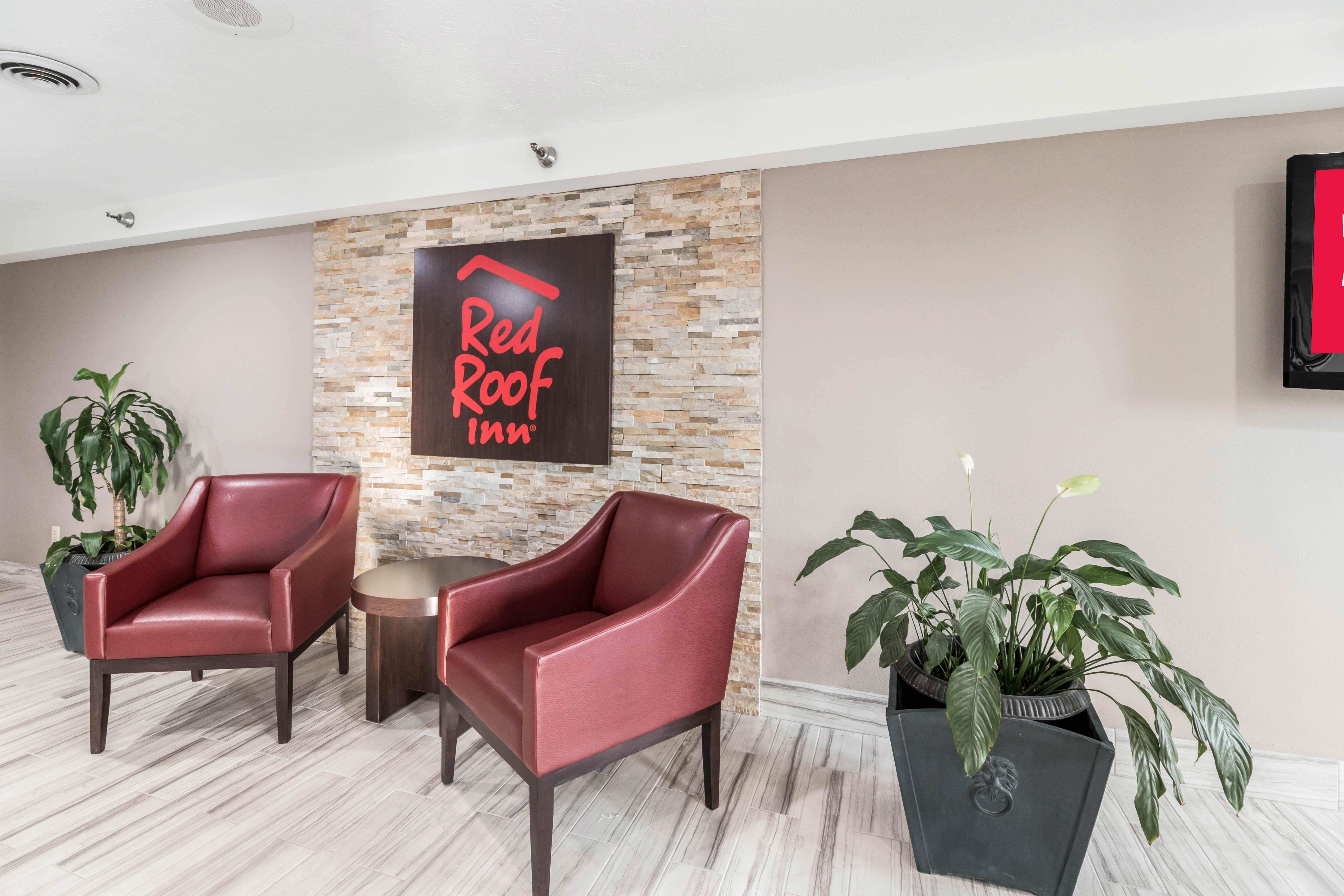 Red Roof Inn Cadiz Bagian luar foto